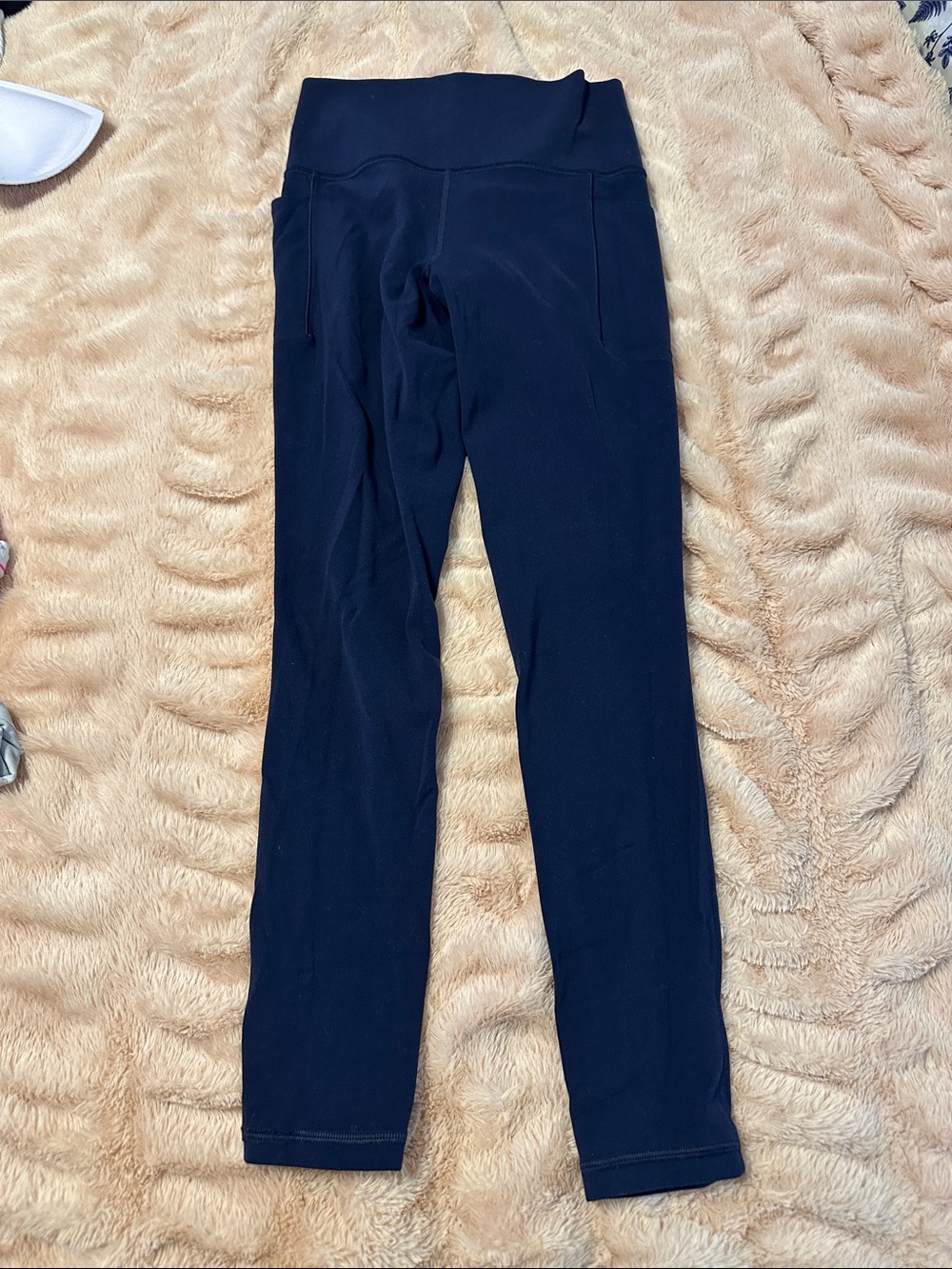Athleta salutation stash tight Navy like new size XS - Picture 6 of 6